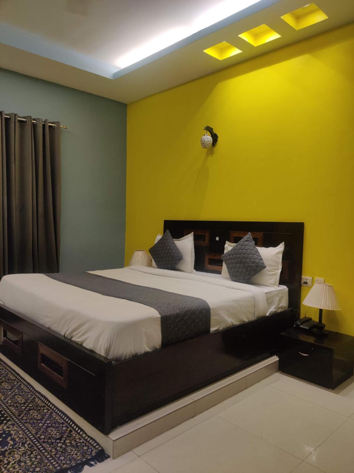 Hotel Delhi Airport Plaza Igi Airport Új-Delhi Kültér fotó