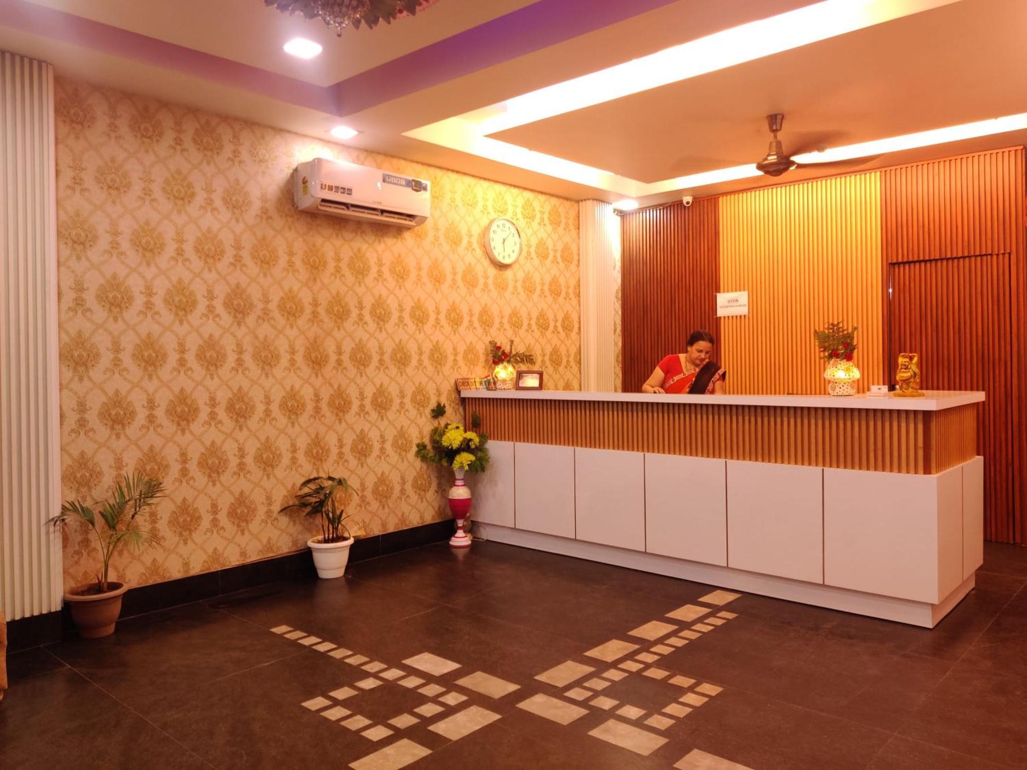 Hotel Delhi Airport Plaza Igi Airport Új-Delhi Kültér fotó