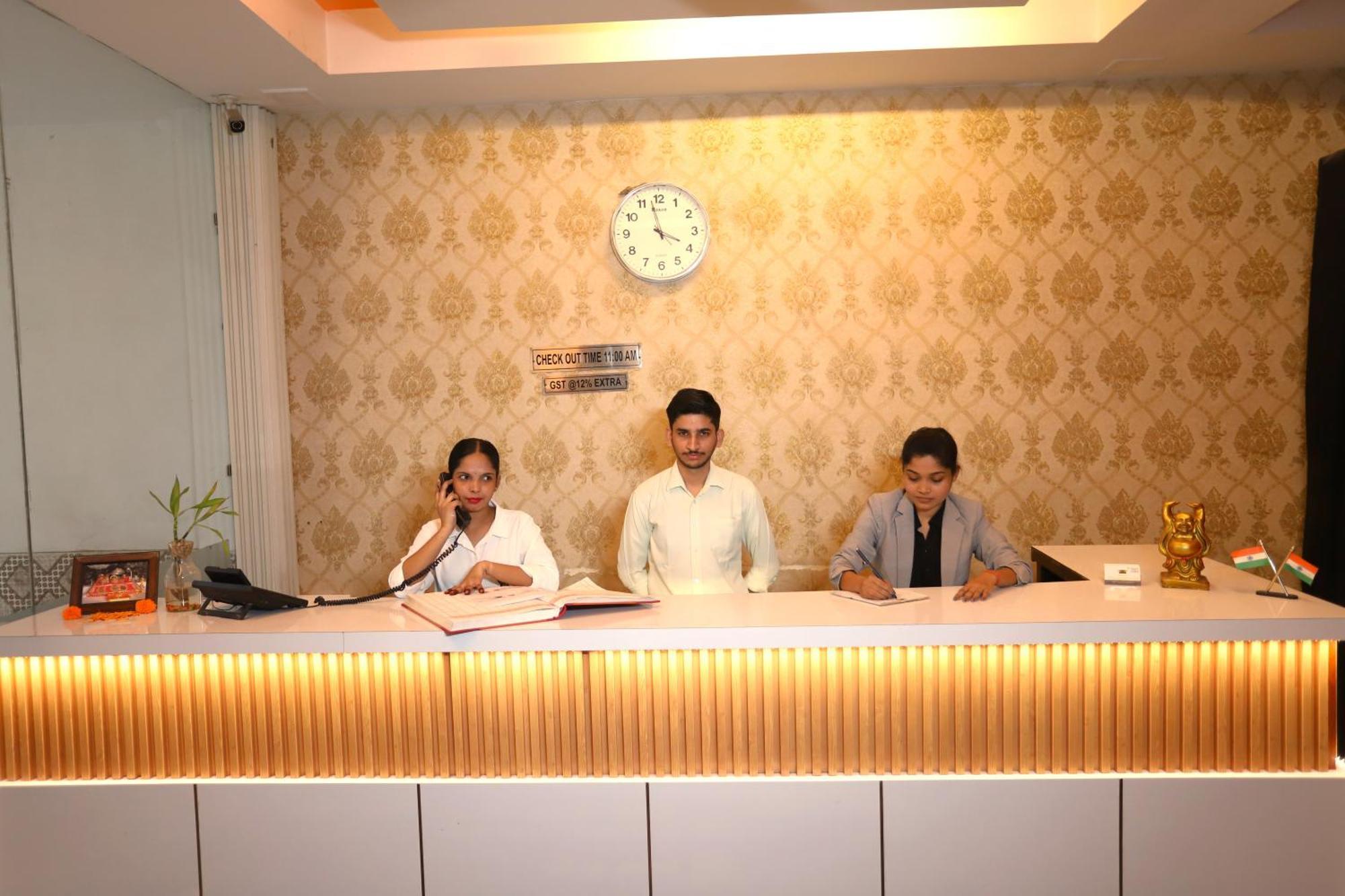 Hotel Delhi Airport Plaza Igi Airport Új-Delhi Kültér fotó